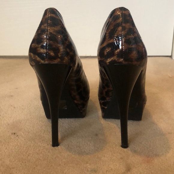 Women’s patent leather high heels. - Picture 3 of 3